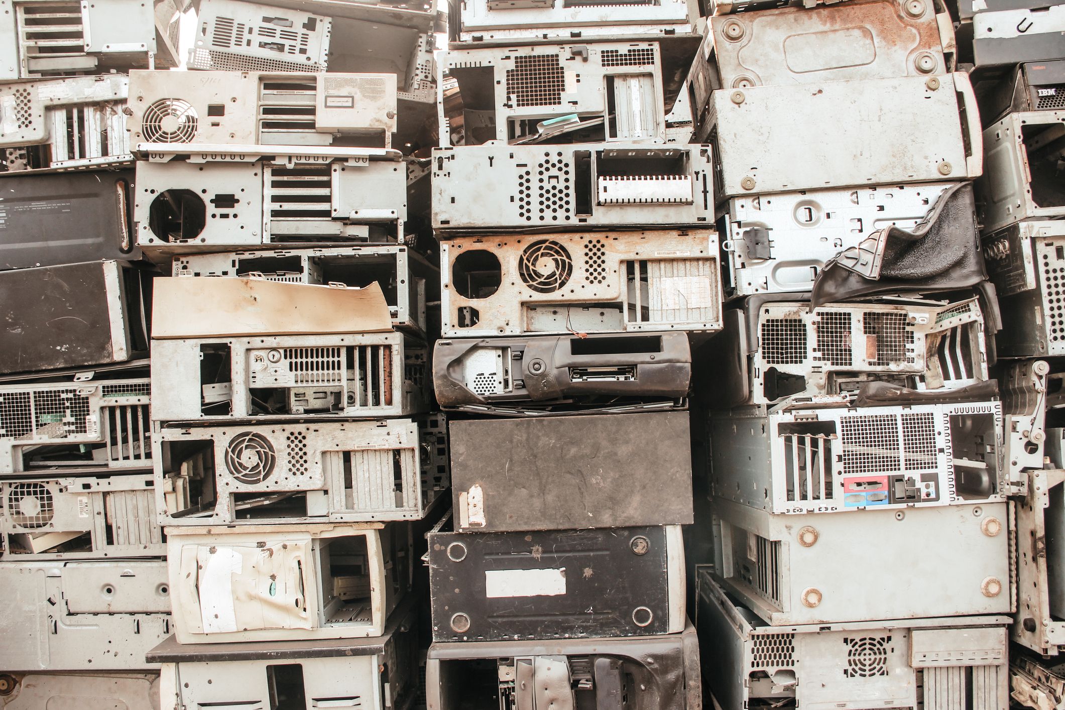 WEEE compliance requirements: the example of distributors and retailers